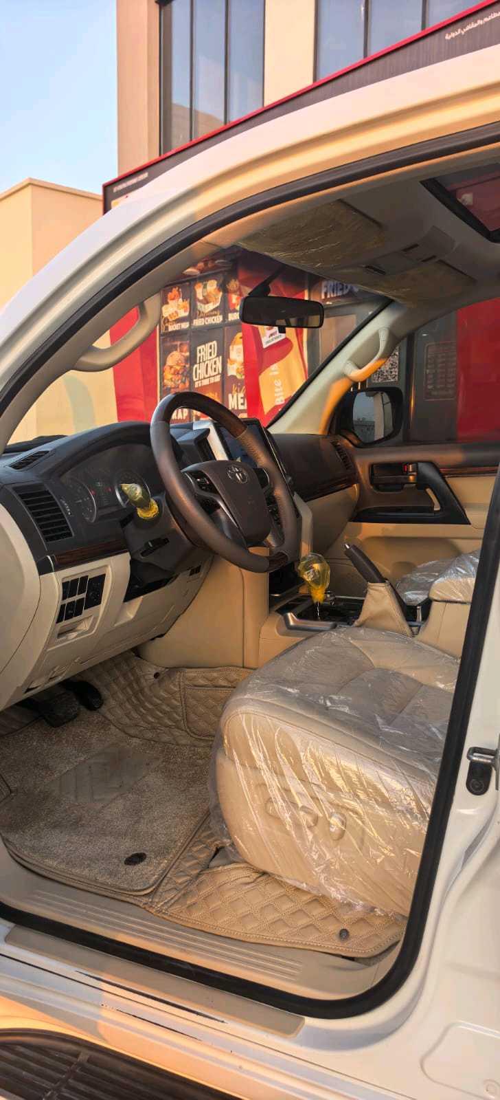 Car Image 2016 TOYOTA LAND CRUISER GX