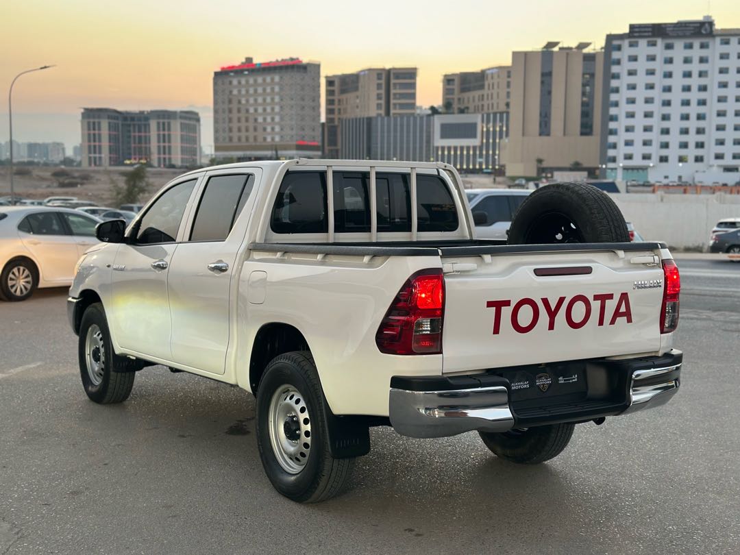 Car Image 2023 TOYOTA HILUX 2.7