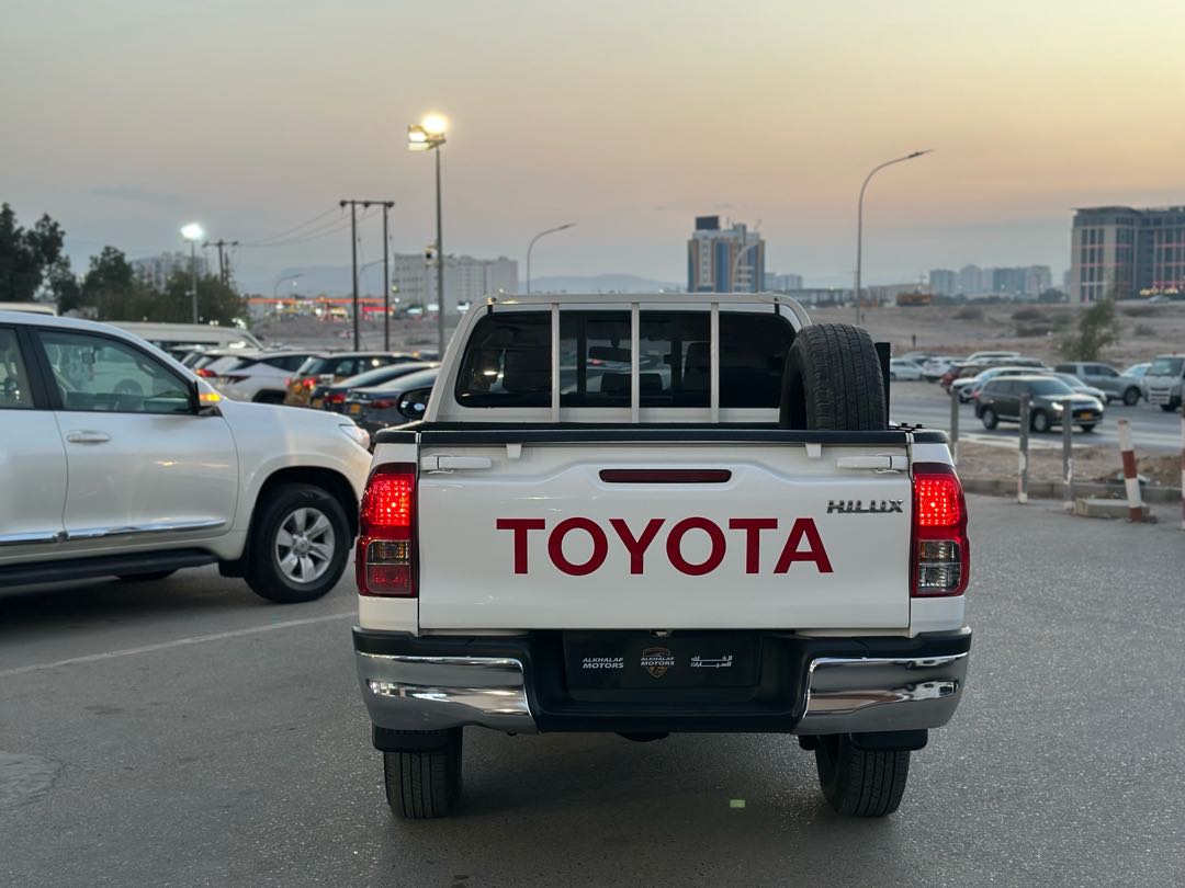 Car Image 2023 TOYOTA HILUX 2.7