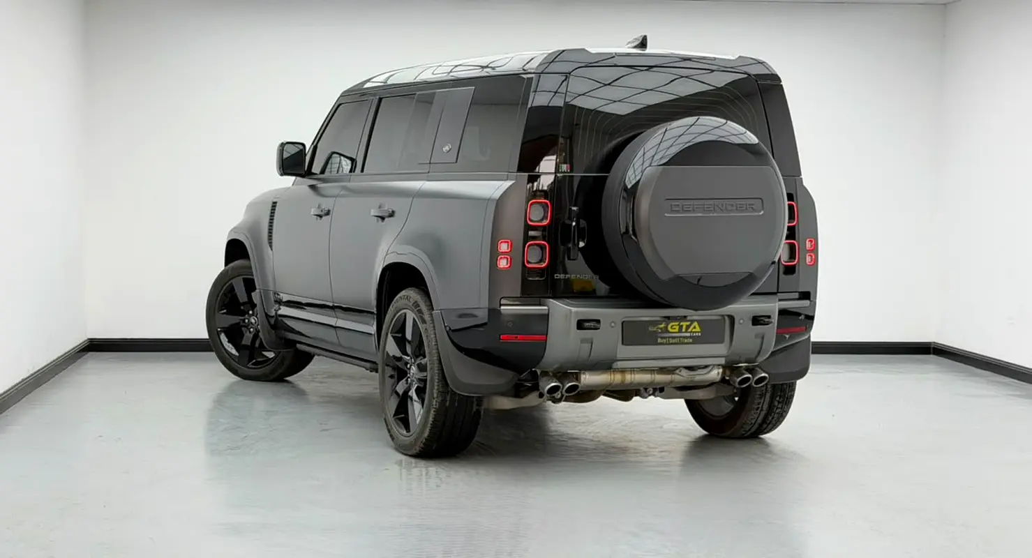 Car Image 2024 LAND ROVER DEFENDER 110