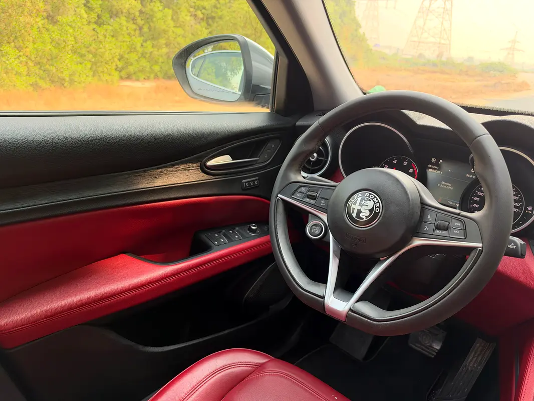 Car Image 2020 ALFA ROMEO STELVIO 