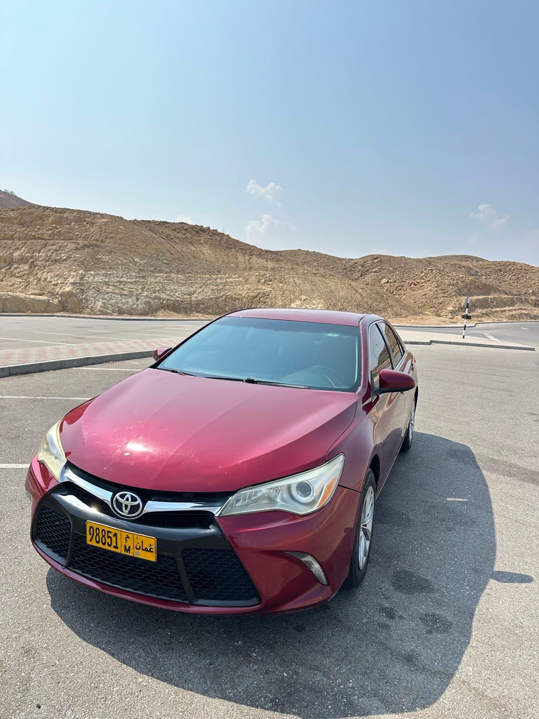 Car Image 2015 TOYOTA CAMRY LE