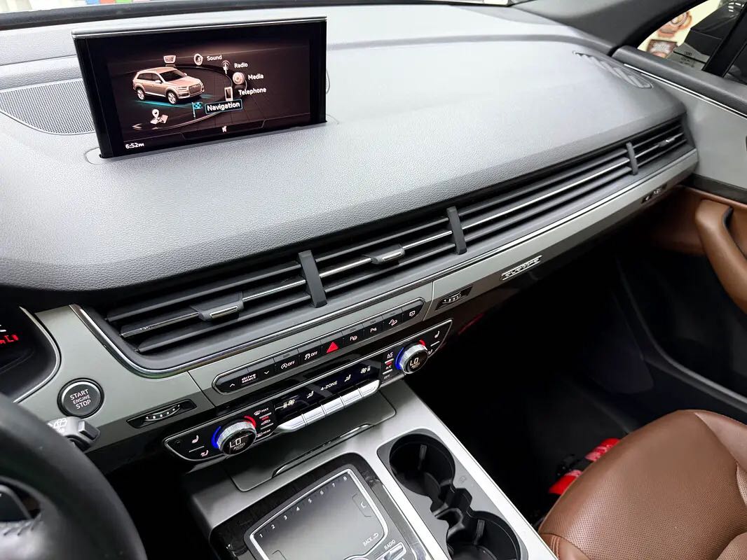 Car Image 2019 AUDI Q7 55 TFSI quattro S line