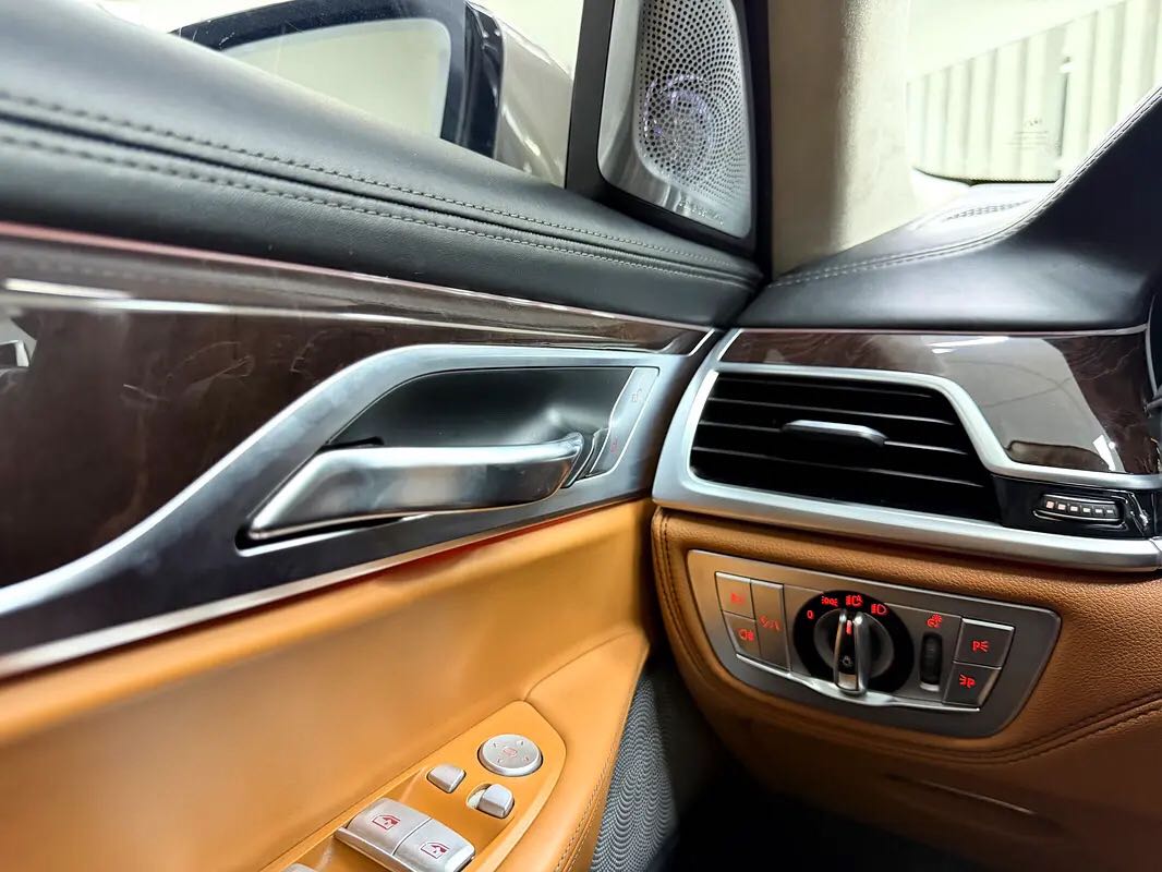 Car Image 2016 BMW 7 SERIES 750