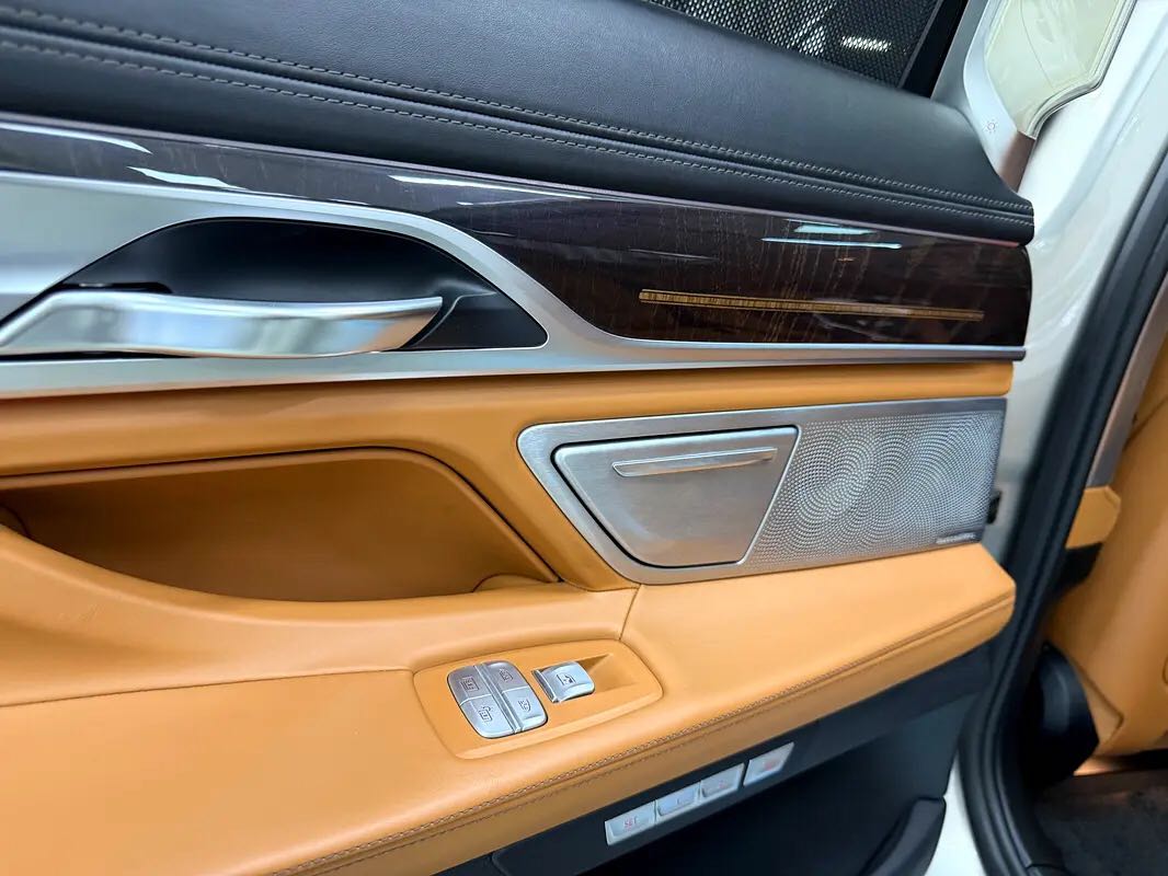Car Image 2016 BMW 7 SERIES 750