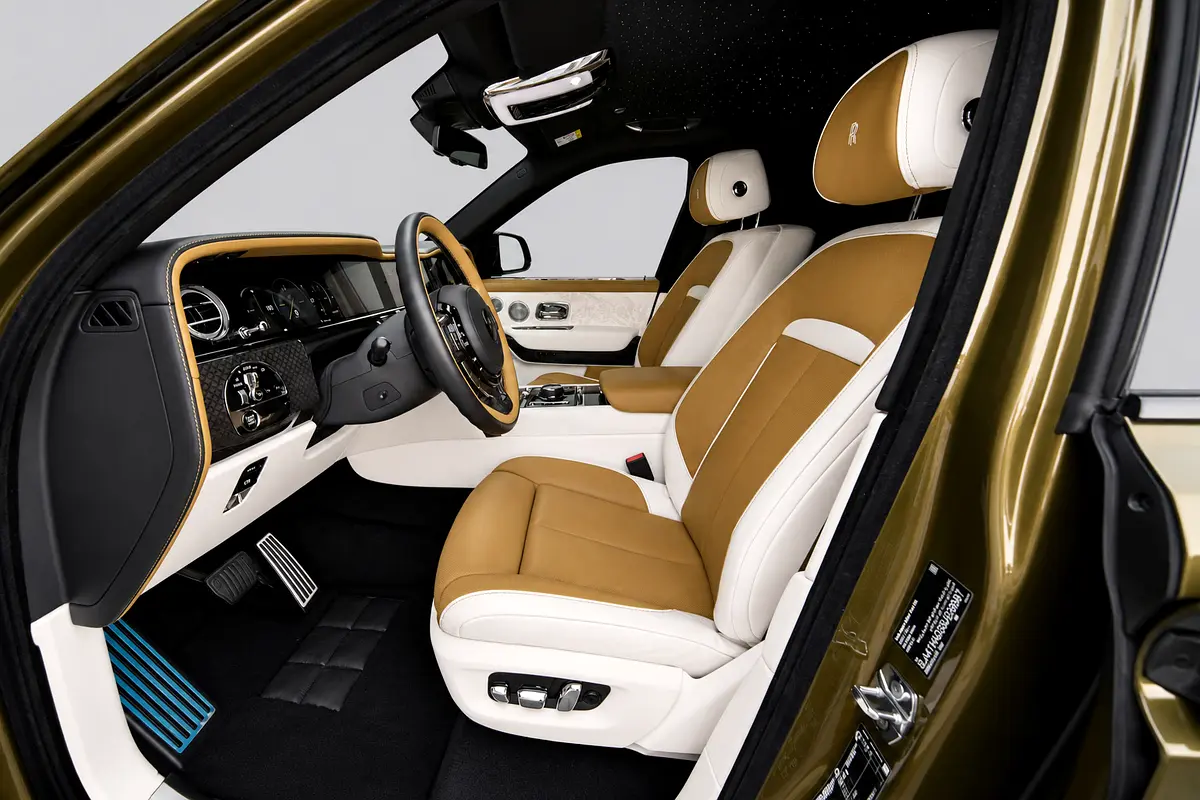 Car Image 2025 ROLLS ROYCE CULLINAN 