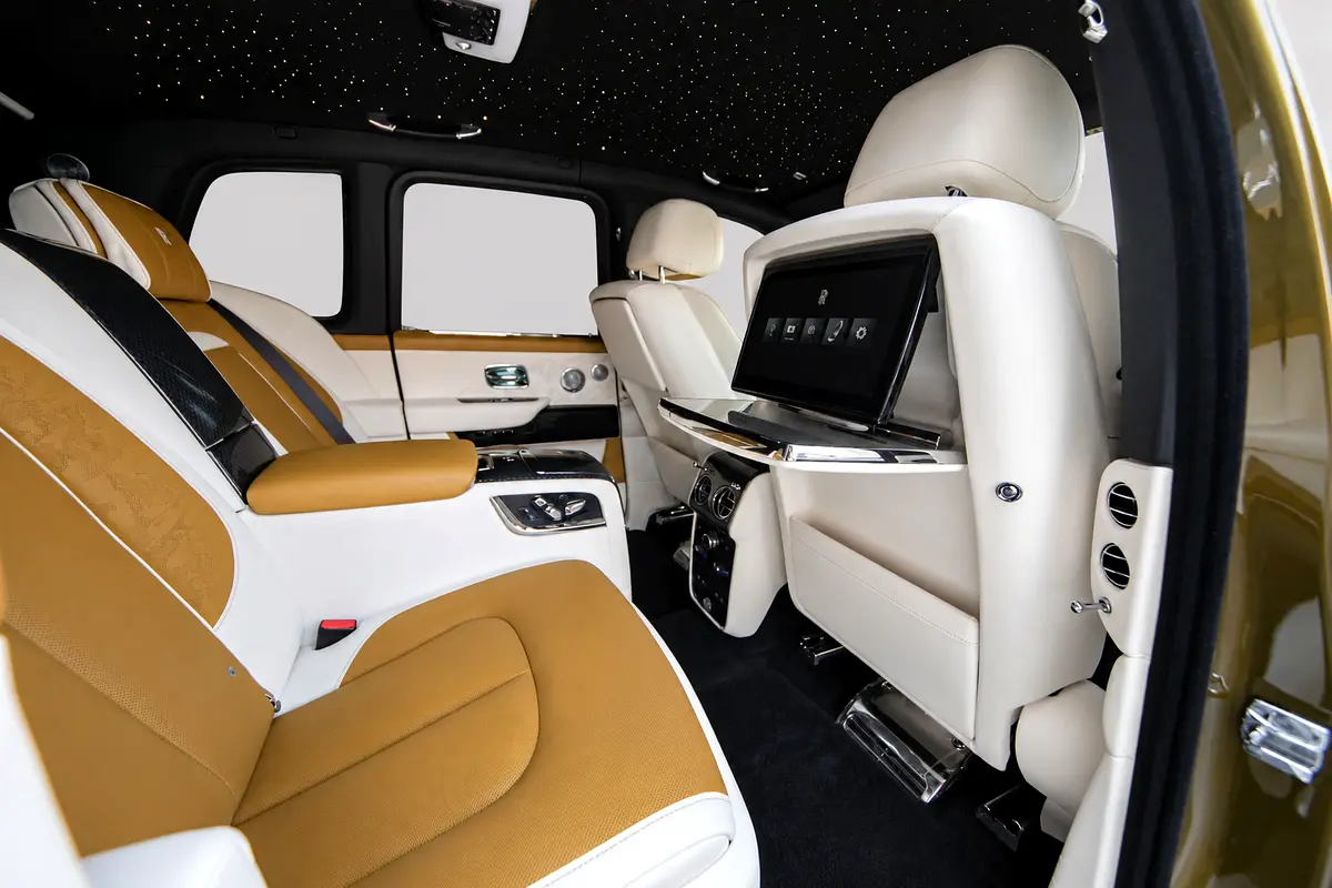 Car Image 2025 ROLLS ROYCE CULLINAN 