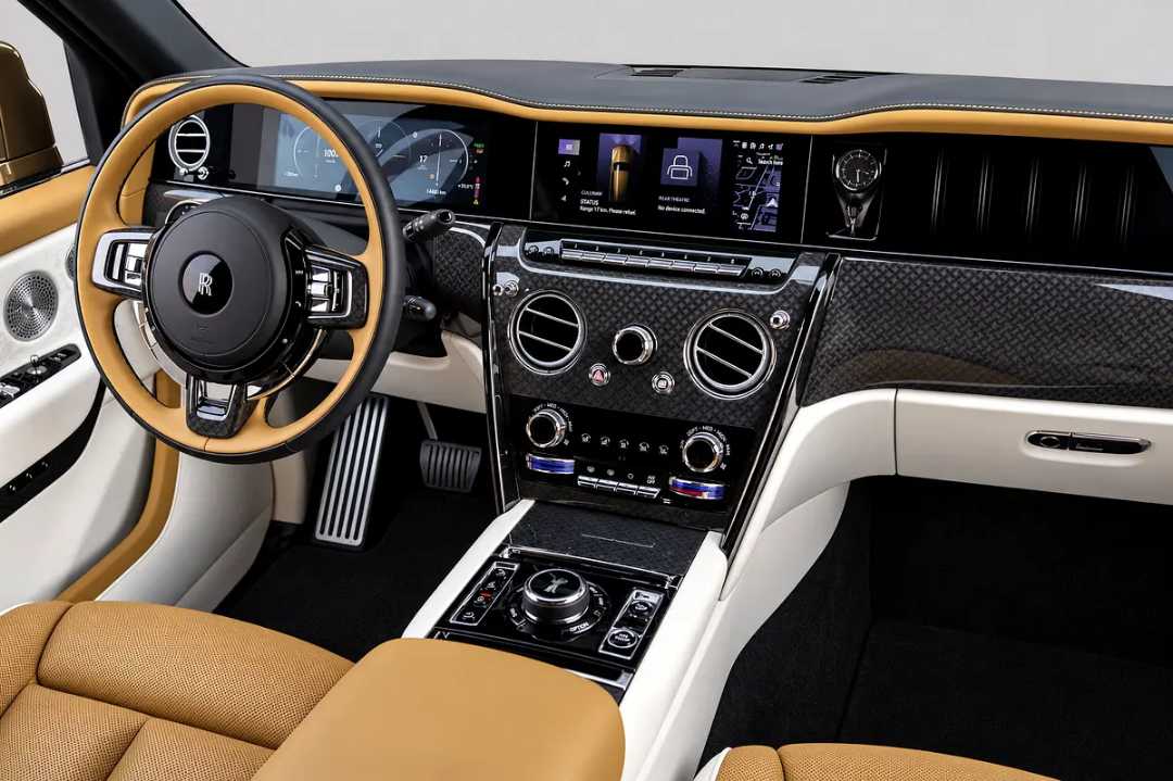 Car Image 2025 ROLLS ROYCE CULLINAN 