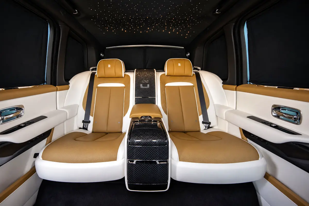 Car Image 2025 ROLLS ROYCE CULLINAN 