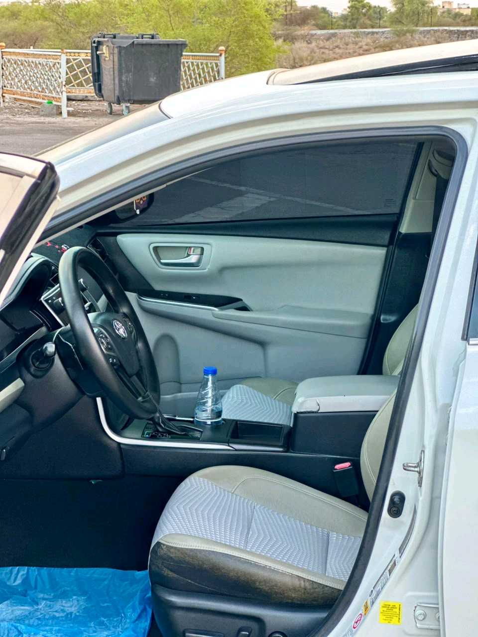 Car Image 2015 TOYOTA CAMRY SE