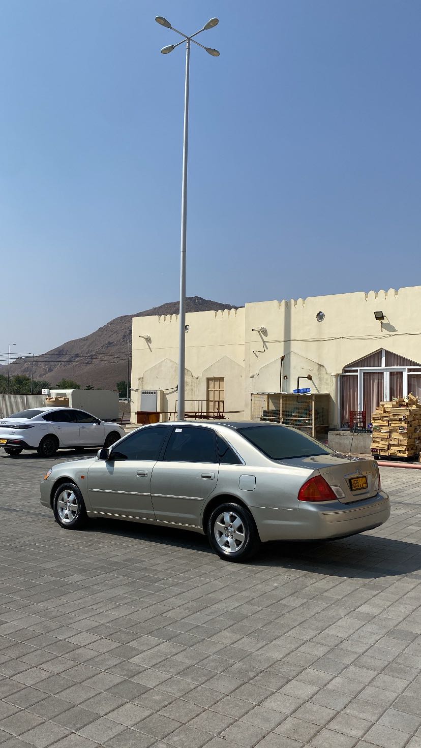 تويوتا أفلون XLS 2000