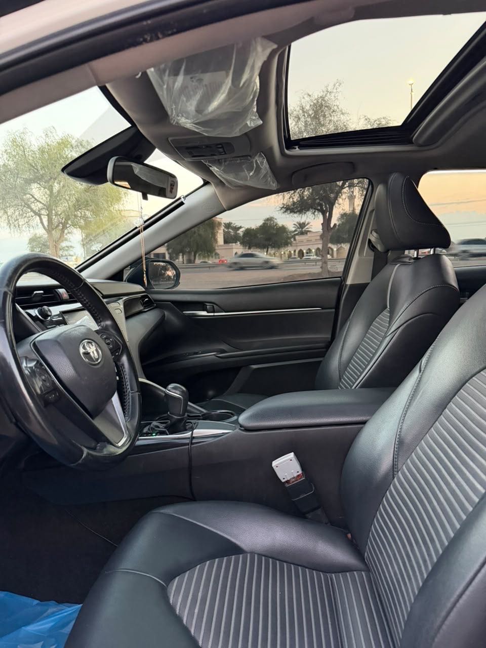 Car Image 2018 TOYOTA CAMRY SE