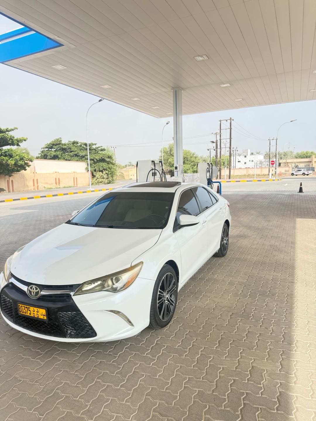 Car Image 2016 TOYOTA CAMRY SE