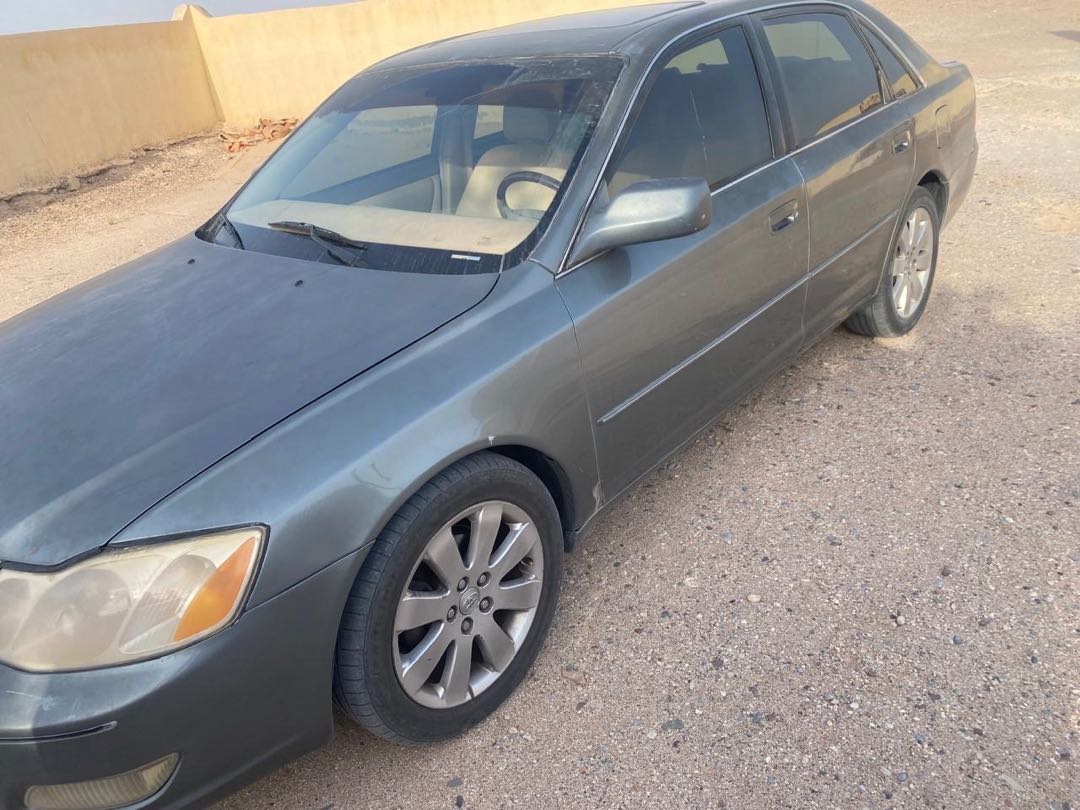 Car Image 2004 TOYOTA AVALON XLS