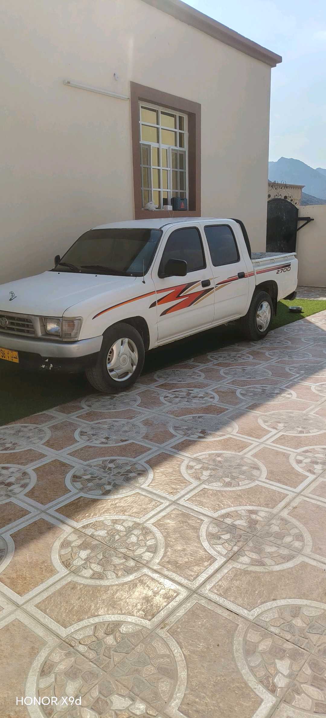 Car Image 1999 TOYOTA HILUX 2.0