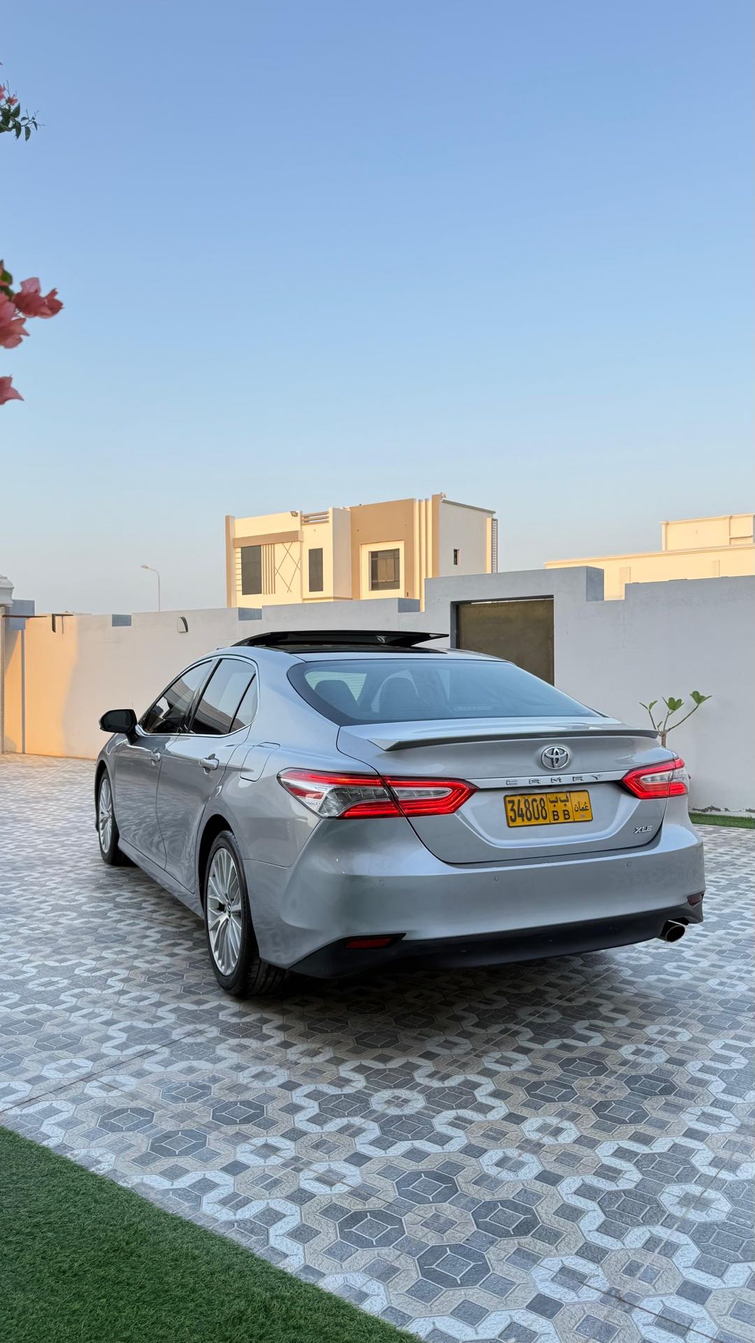 Car Image 2018 TOYOTA CAMRY XLE