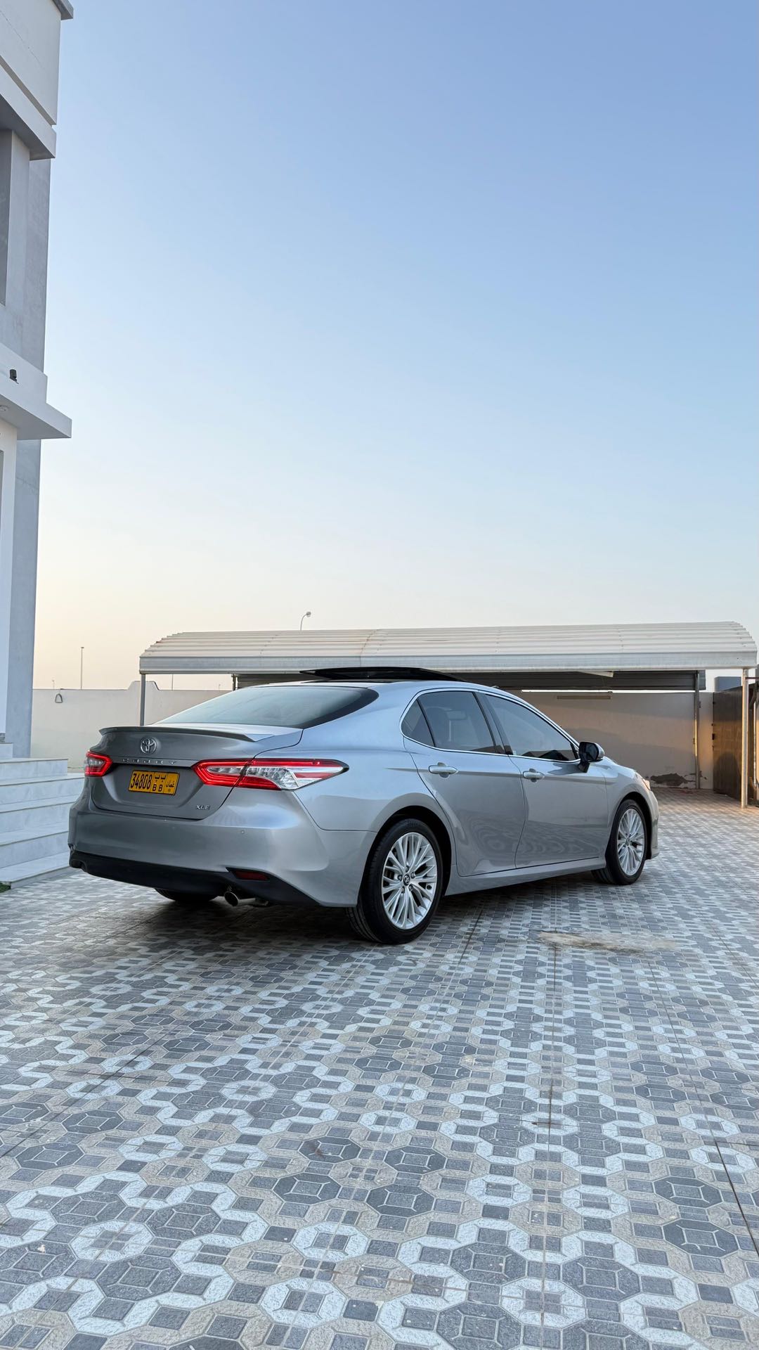 Car Image 2018 TOYOTA CAMRY XLE
