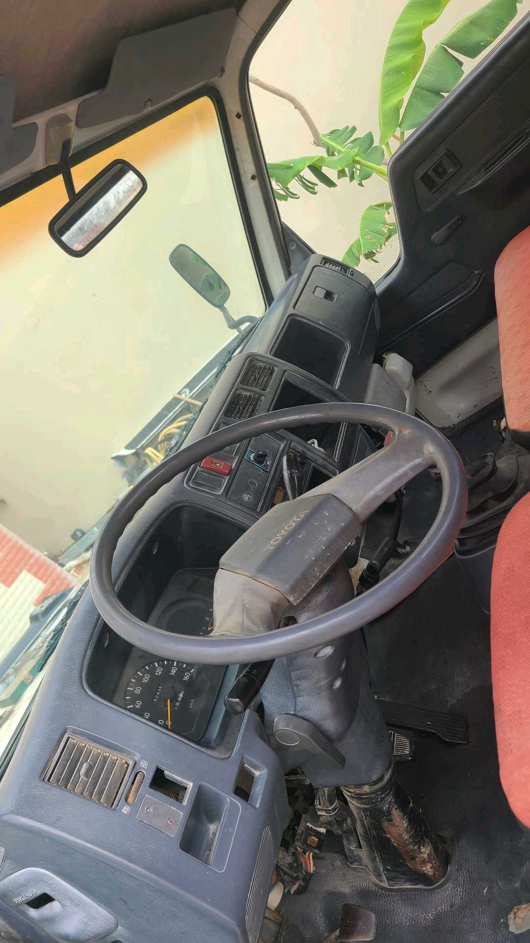 Car Image 2001 TOYOTA DYNA 