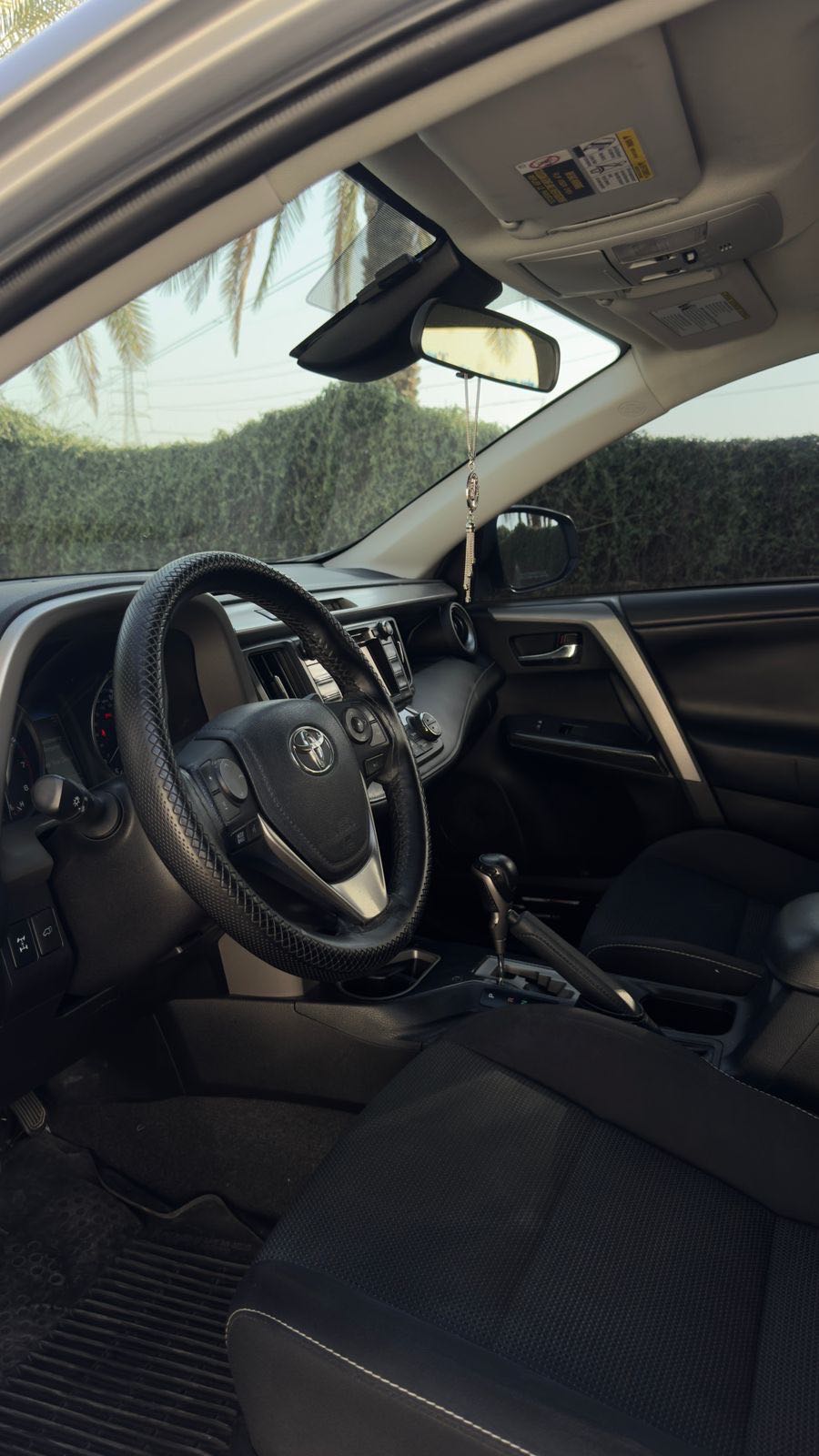 Car Image 2018 TOYOTA RAV4 LIMITED