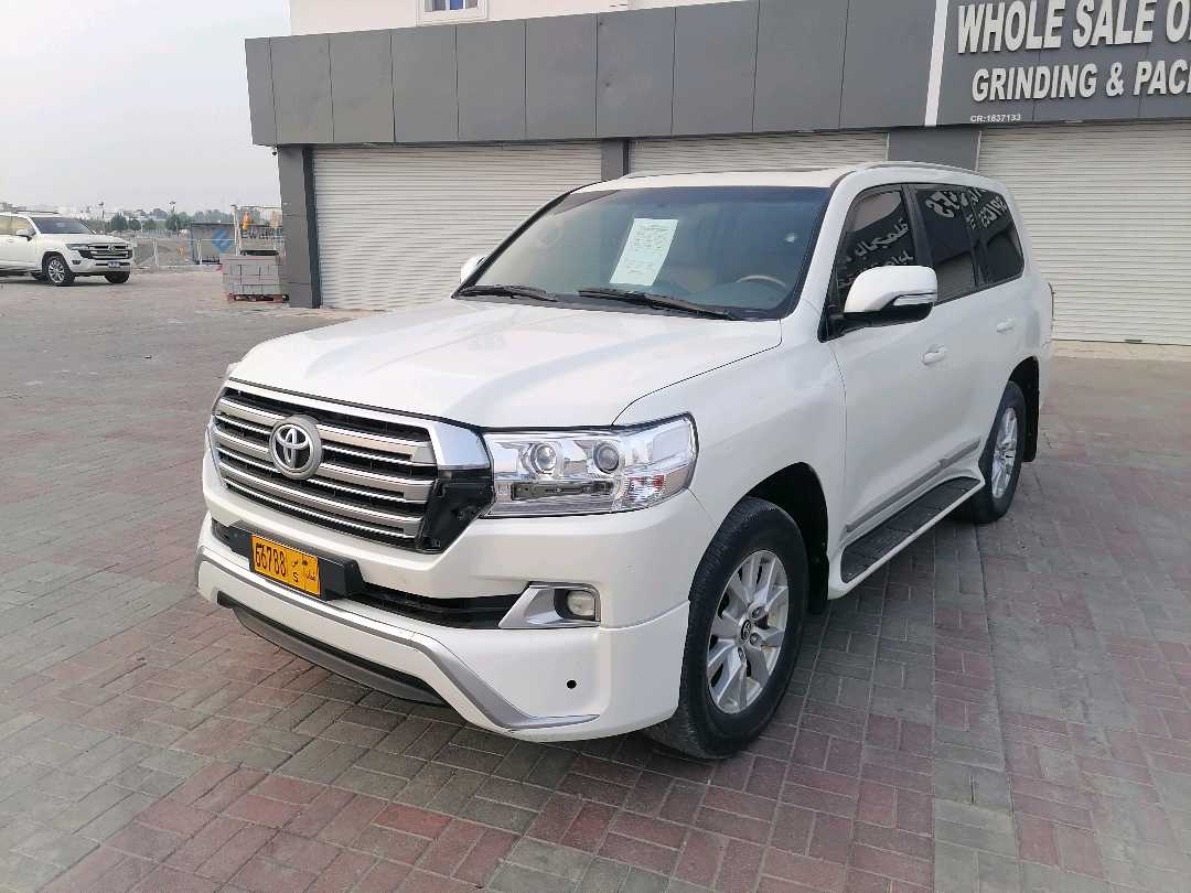Car Image 2016 TOYOTA LAND CRUISER GX.R