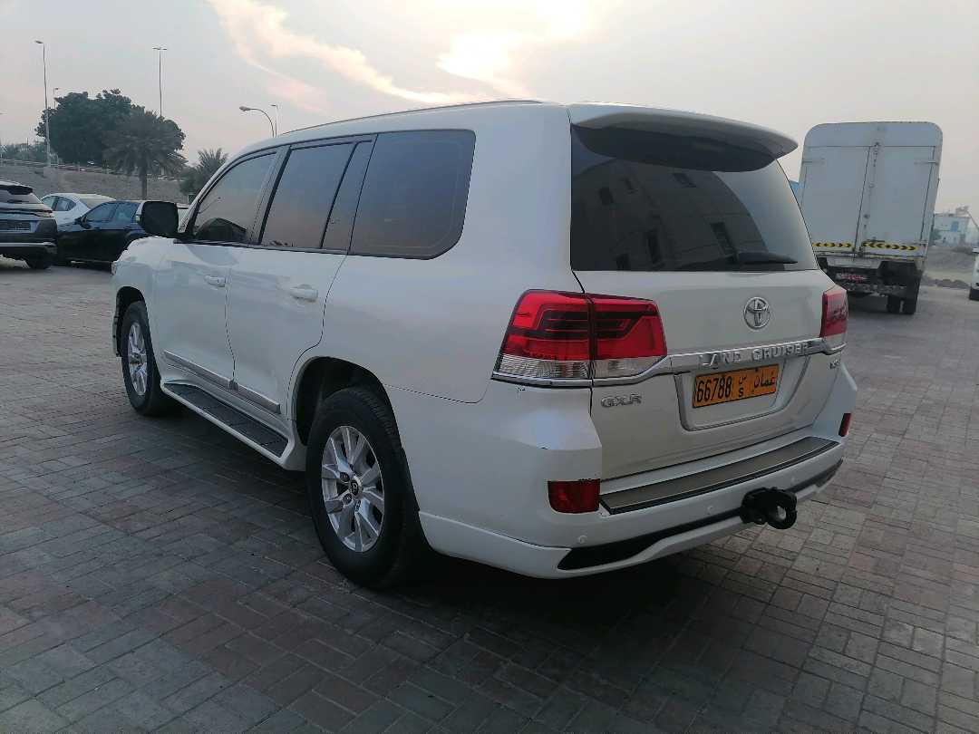 Car Image 2016 TOYOTA LAND CRUISER GX.R