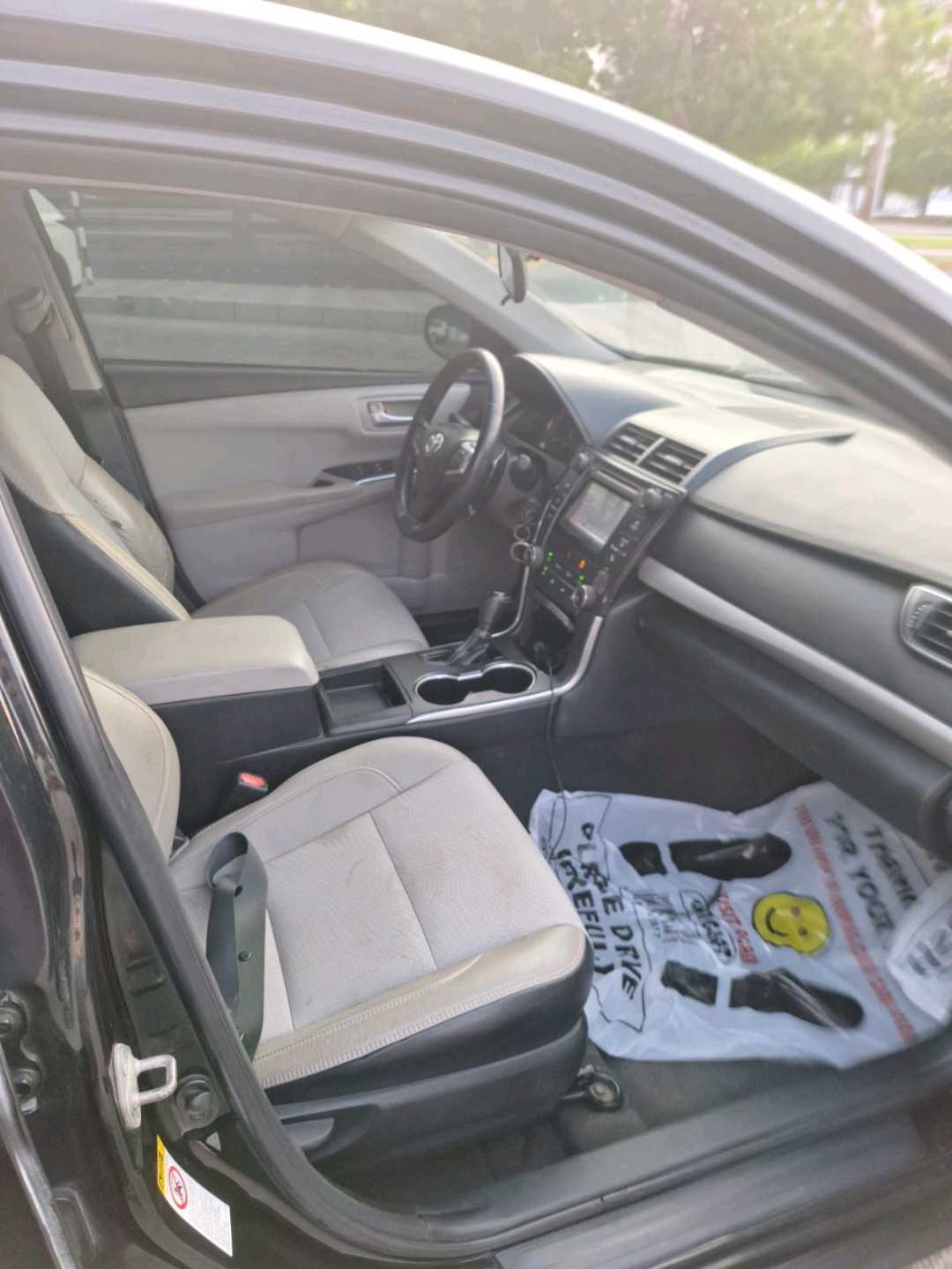 Car Image 2016 TOYOTA CAMRY SE