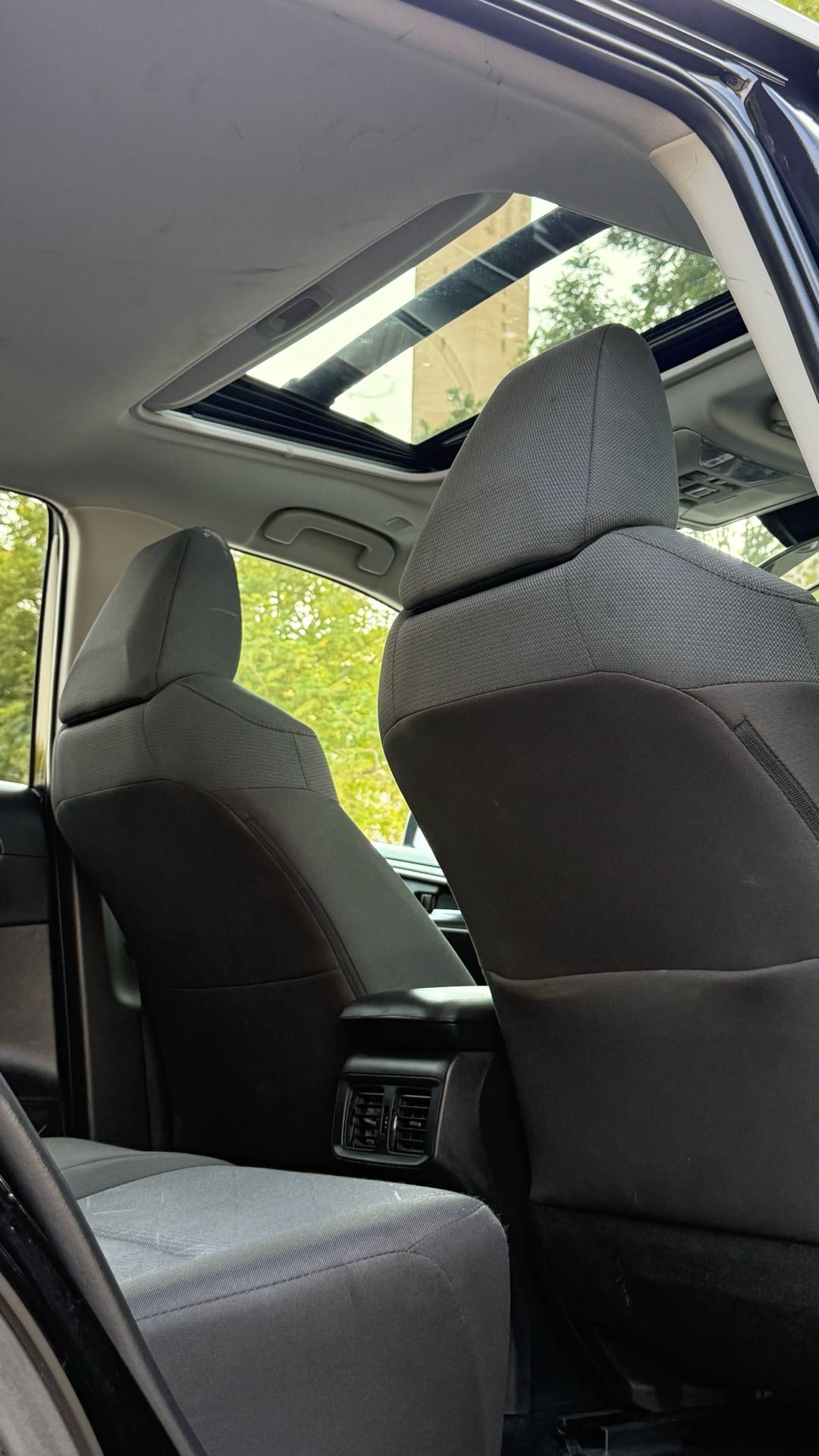 Car Image 2025 TOYOTA RAV4 XLE Premium