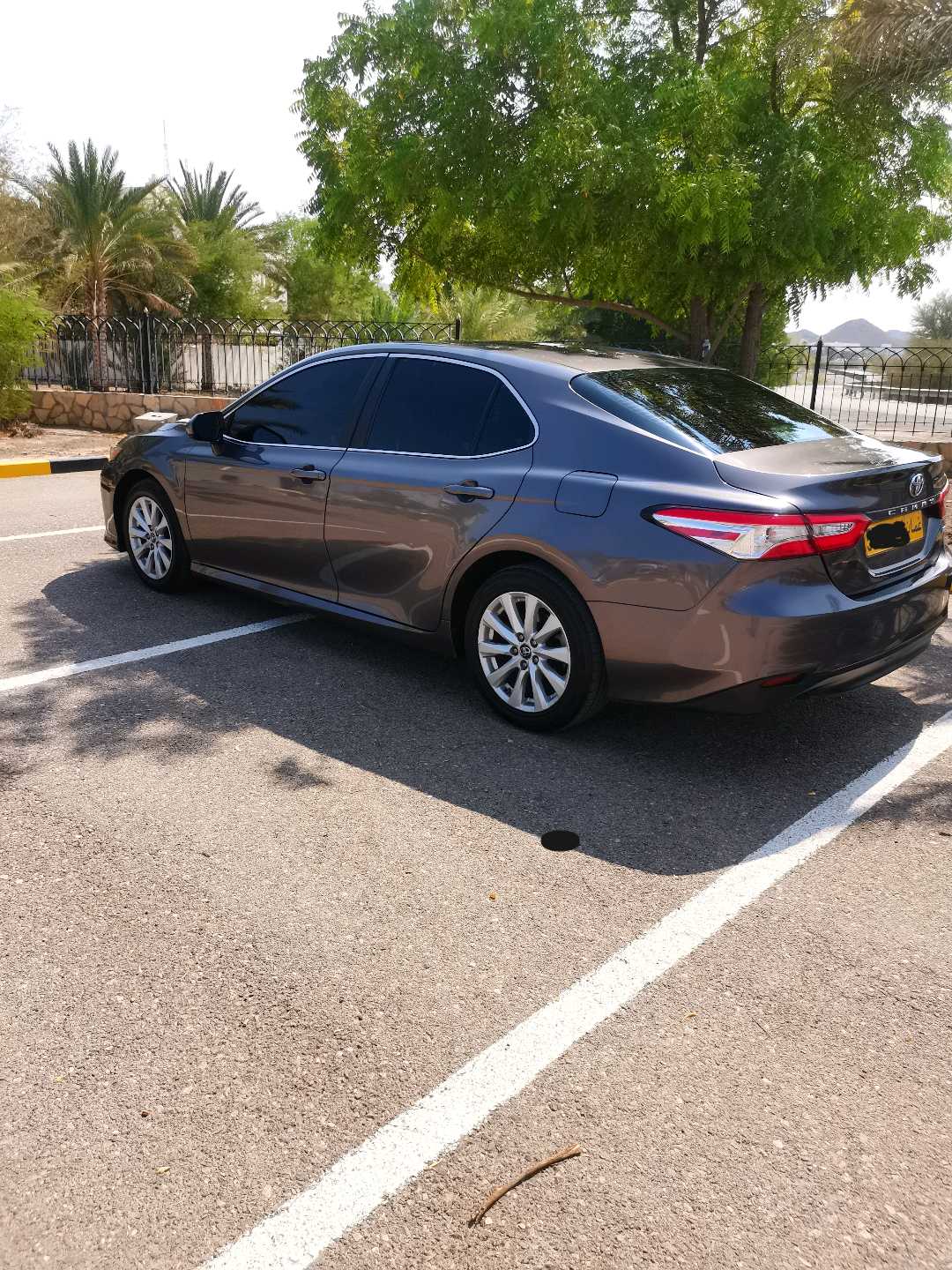 Car Image 2018 TOYOTA CAMRY LE