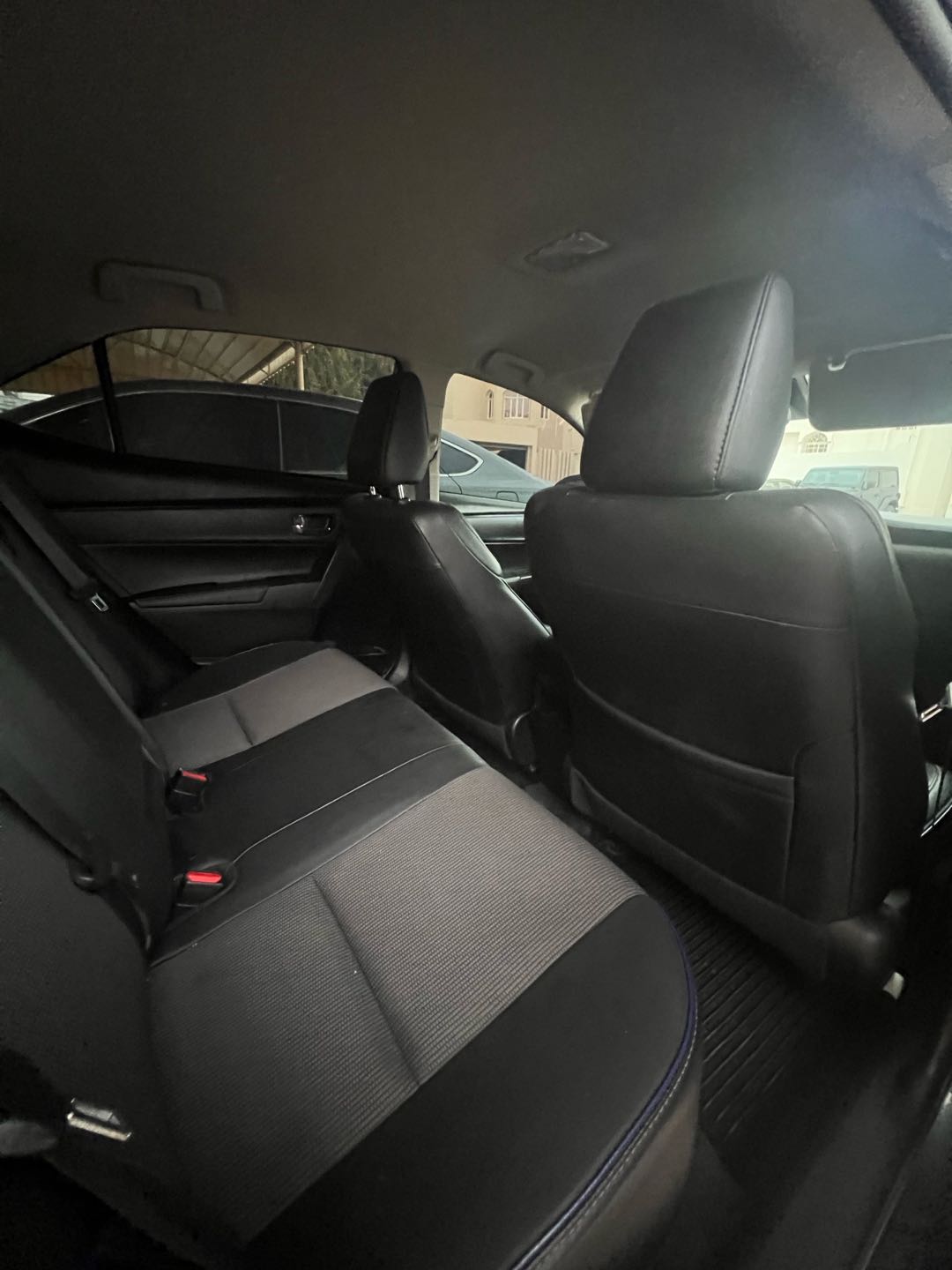 Car Image 2018 TOYOTA COROLLA XSE