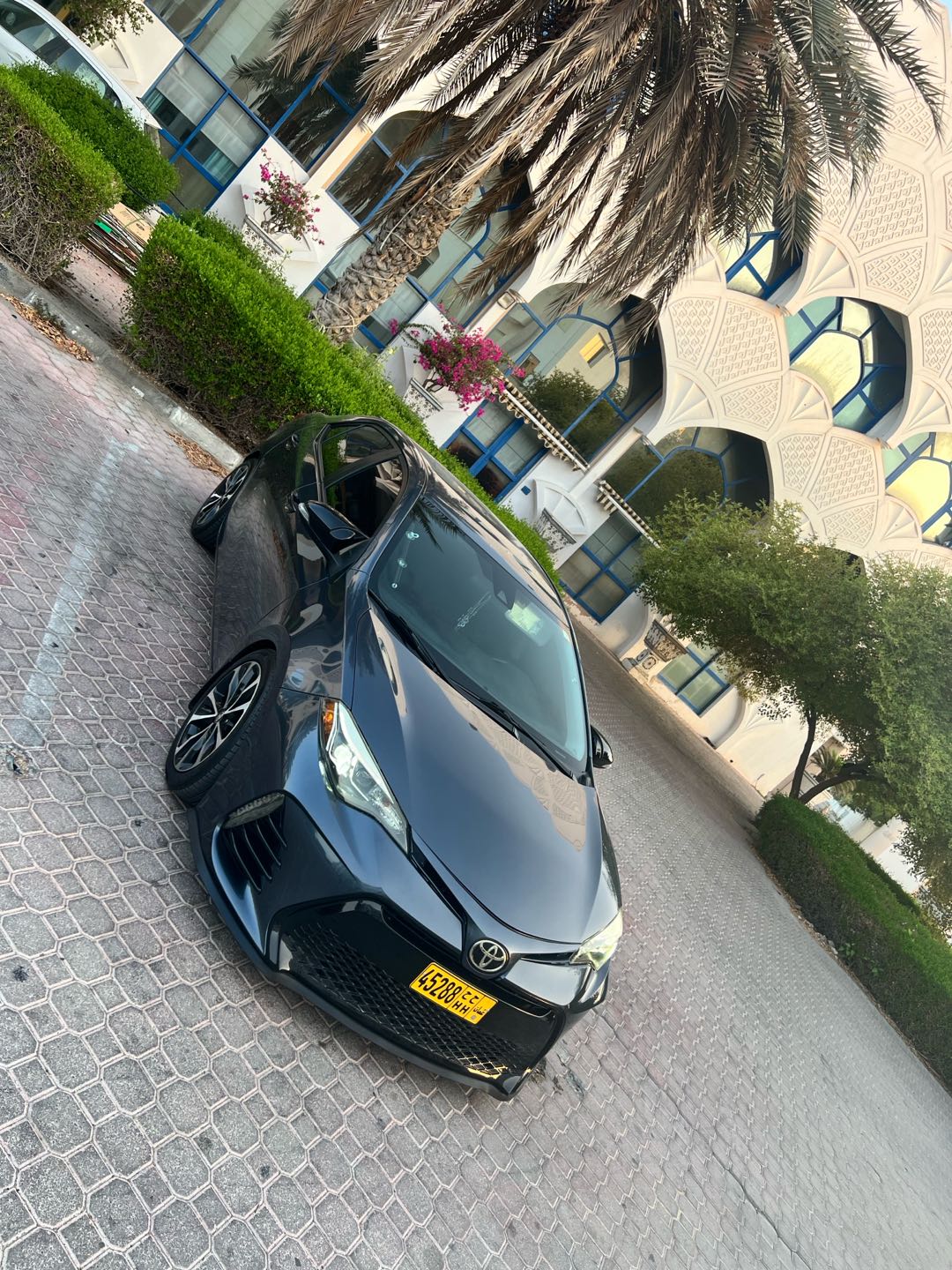 Car Image 2018 TOYOTA COROLLA XSE