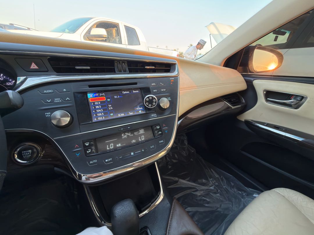 Car Image 2013 TOYOTA AVALON XLE Premium