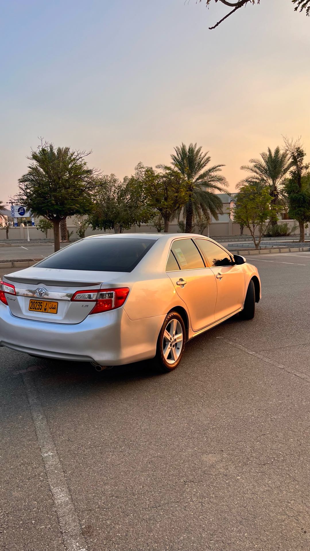 Car Image 2012 TOYOTA CAMRY LE
