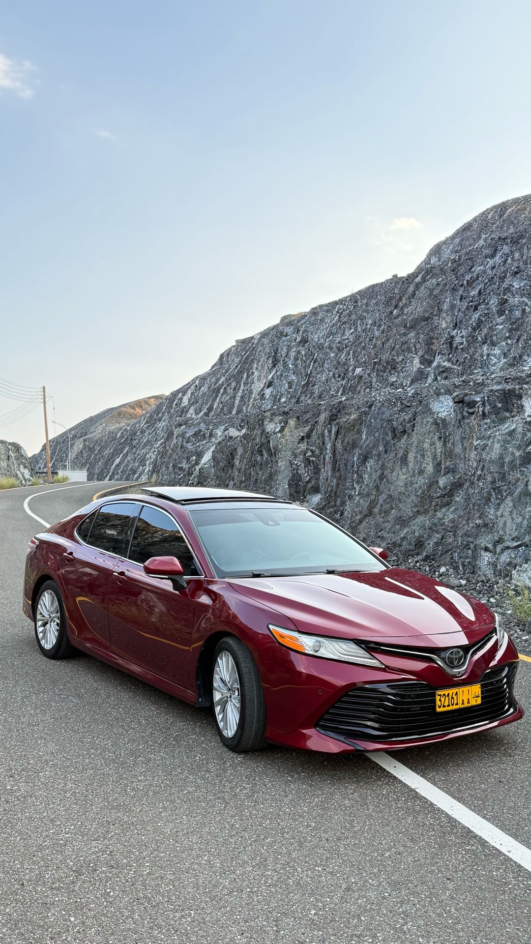 Car Image 2019 TOYOTA CAMRY XLE