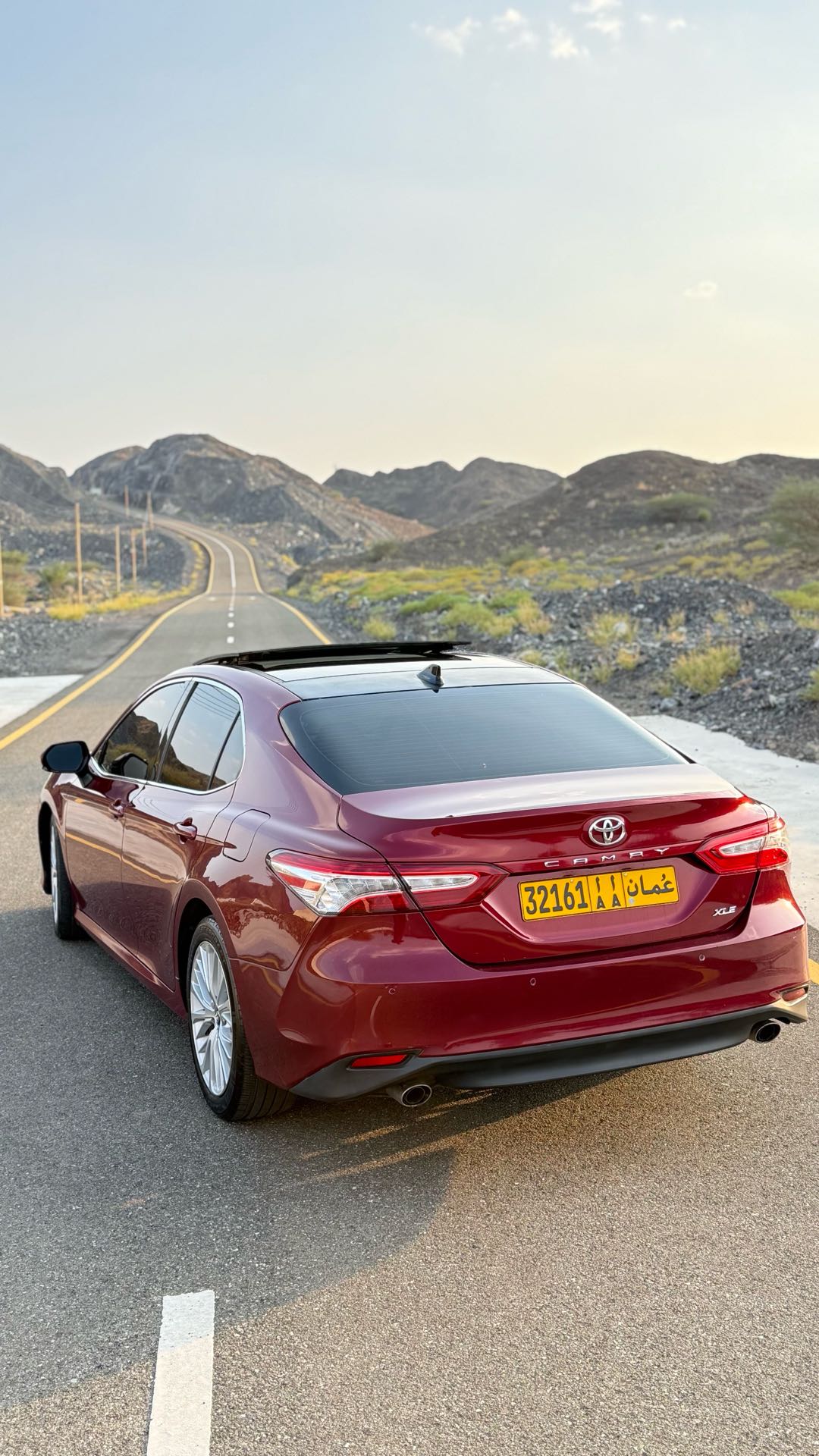 Car Image 2019 TOYOTA CAMRY XLE