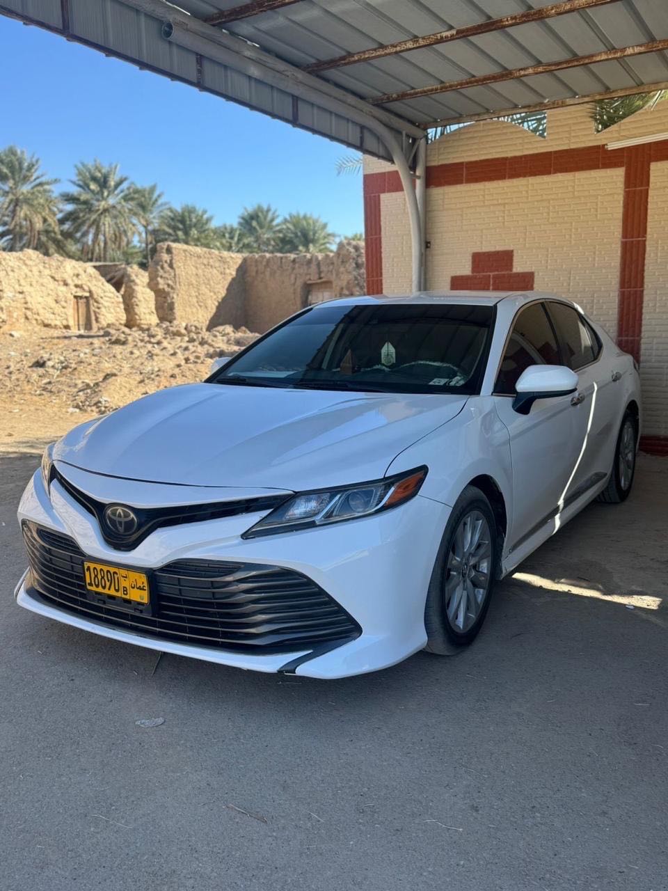 Car Image 2019 TOYOTA CAMRY LE