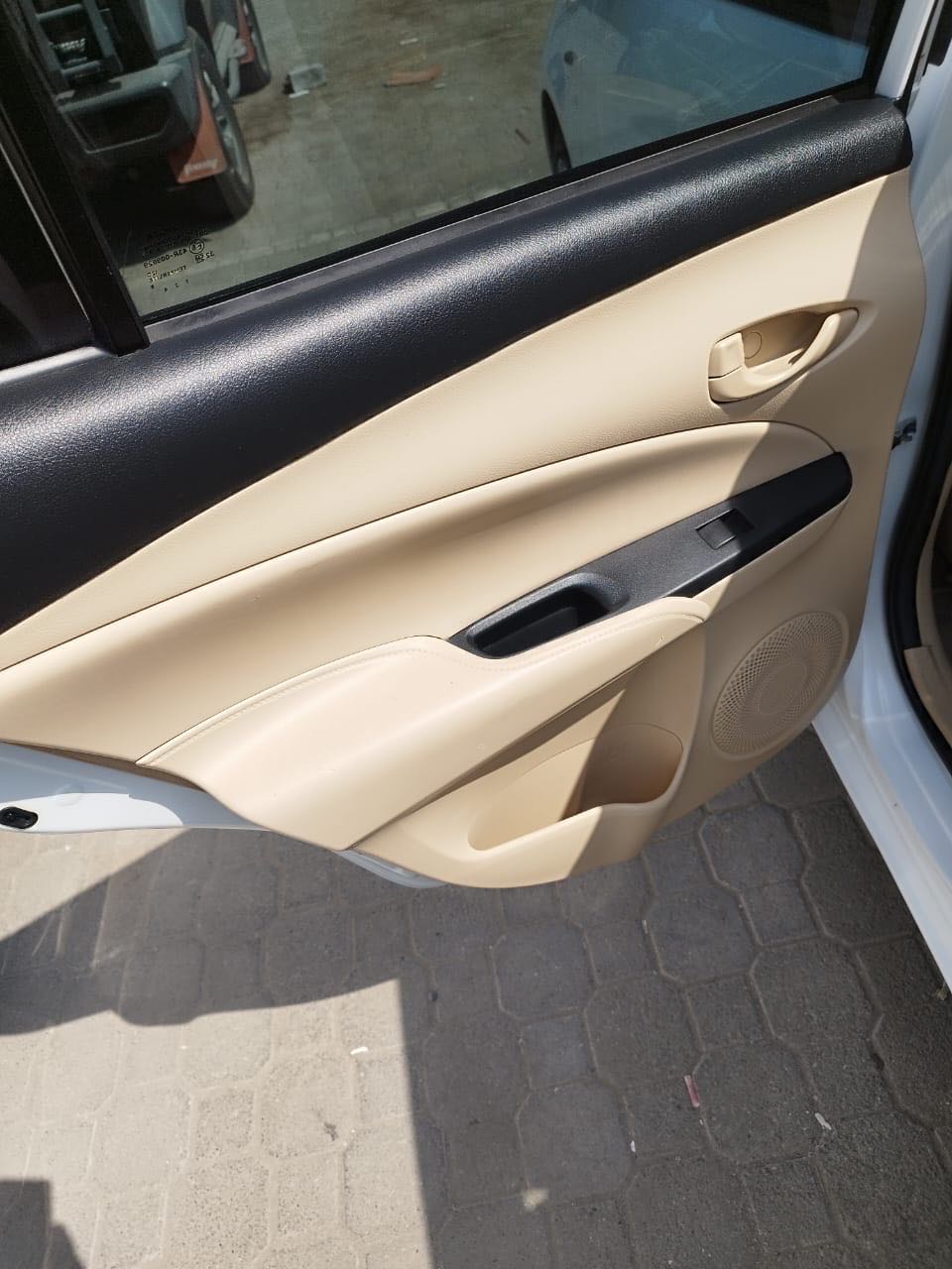 Car Image 2019 TOYOTA YARIS E