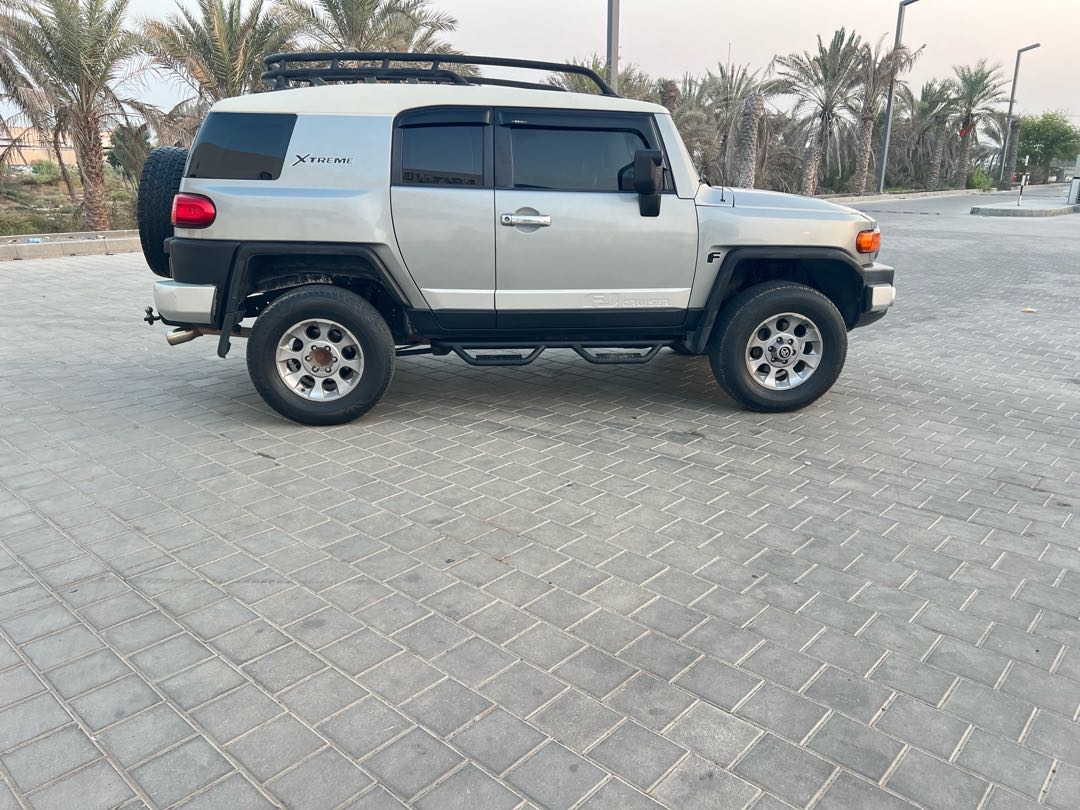 Car Image 2009 TOYOTA FJ CRUISER 