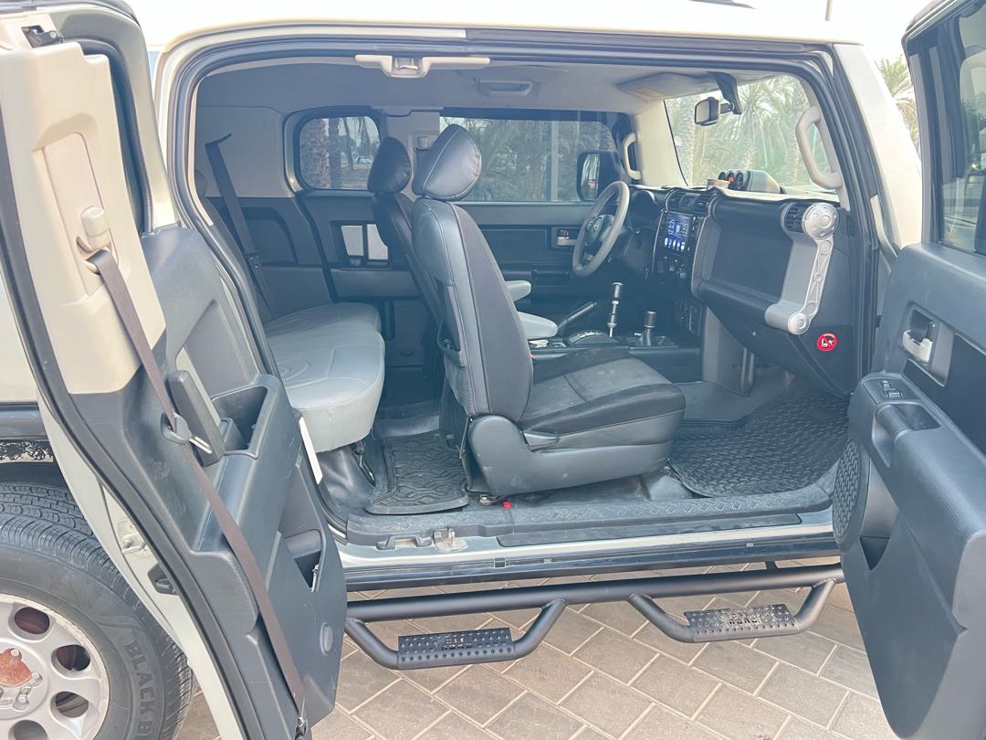 Car Image 2009 TOYOTA FJ CRUISER 