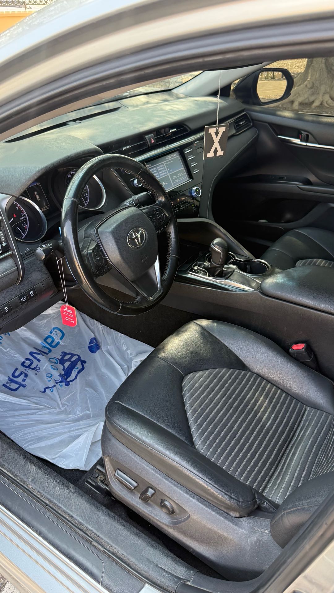Car Image 2019 TOYOTA CAMRY SE