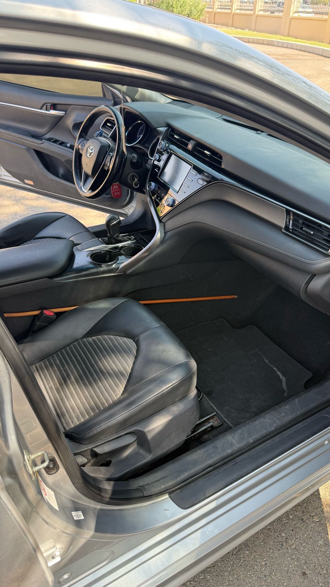 Car Image 2019 TOYOTA CAMRY SE