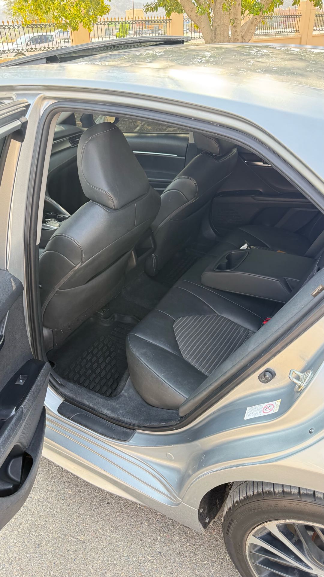 Car Image 2019 TOYOTA CAMRY SE