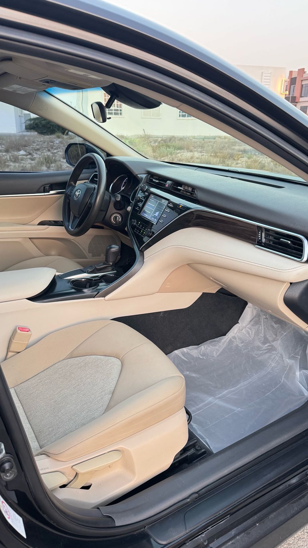 Car Image 2018 TOYOTA CAMRY LE