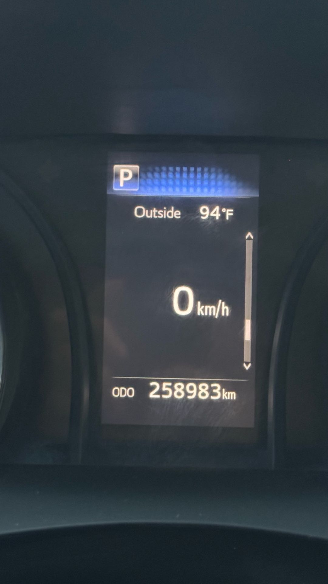 Car Image 2018 TOYOTA CAMRY LE