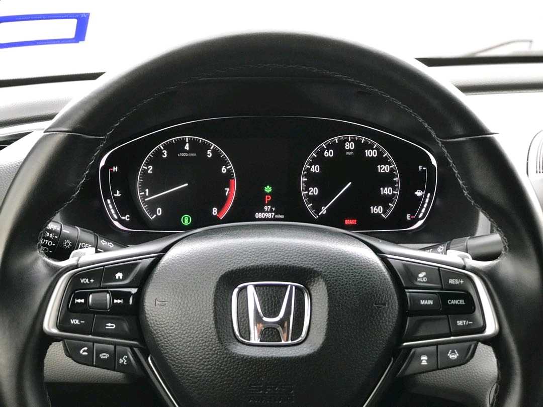Car Image 2018 HONDA ACCORD TOURING