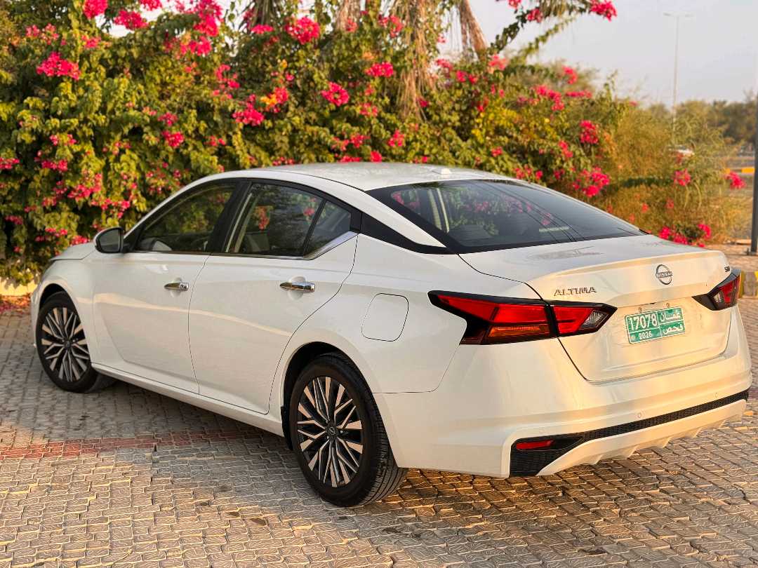 نيسان التيما SV 2023