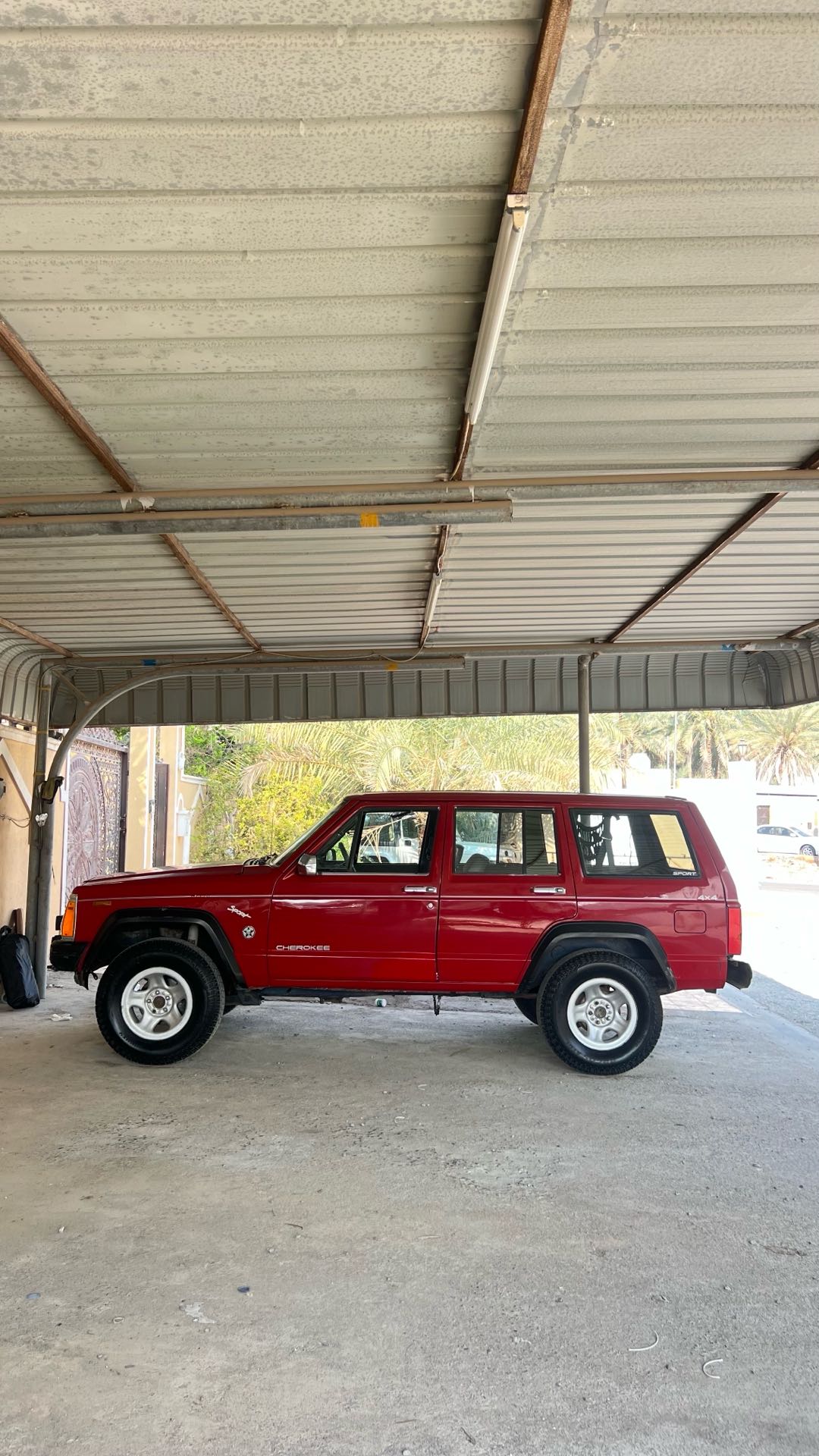 جيب شيروكي Laredo 1990