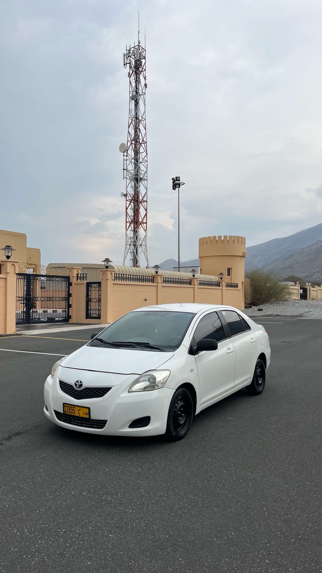TOYOTA YARIS LE 2010