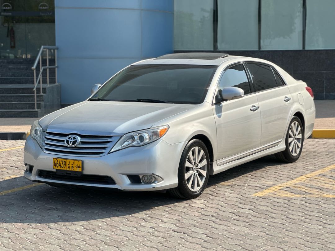 TOYOTA AVALON XLS 2011