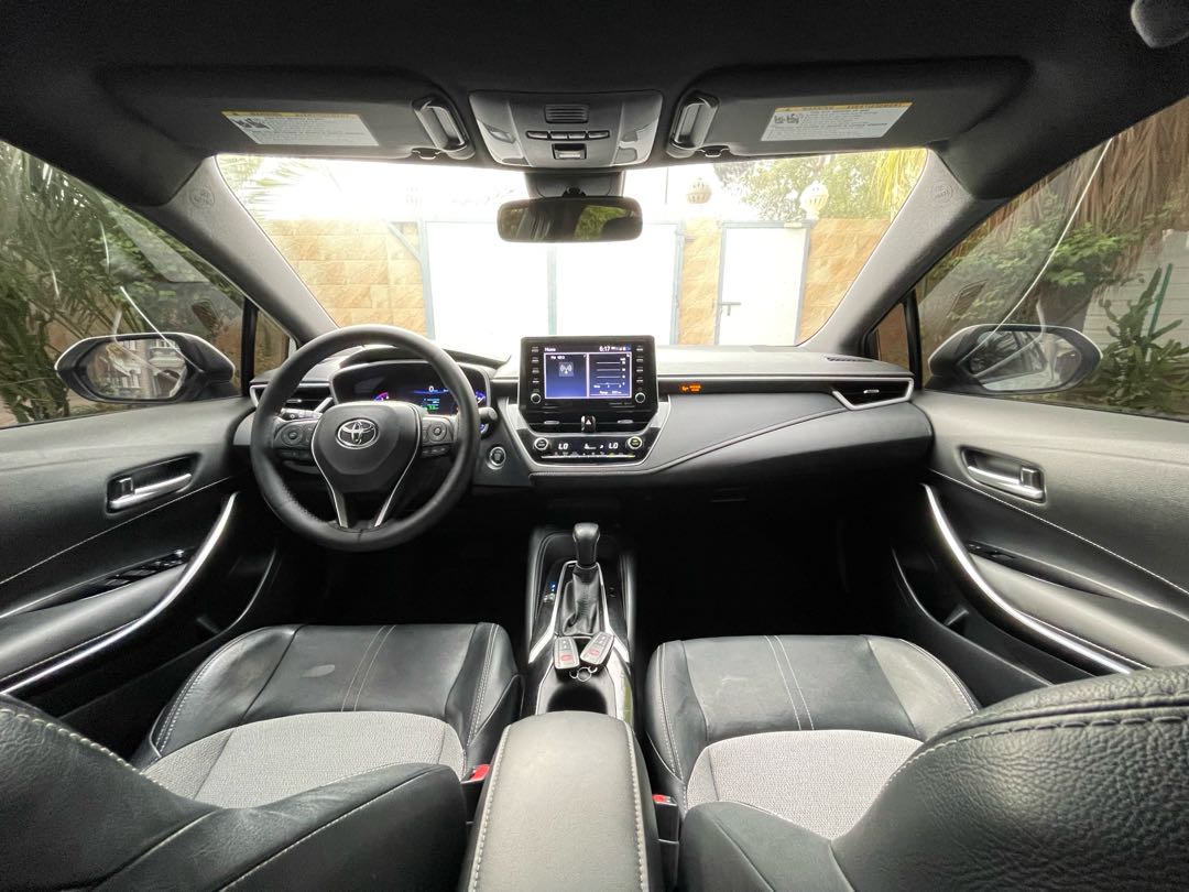 Car Image 2019 TOYOTA HATCHBACK XSE 