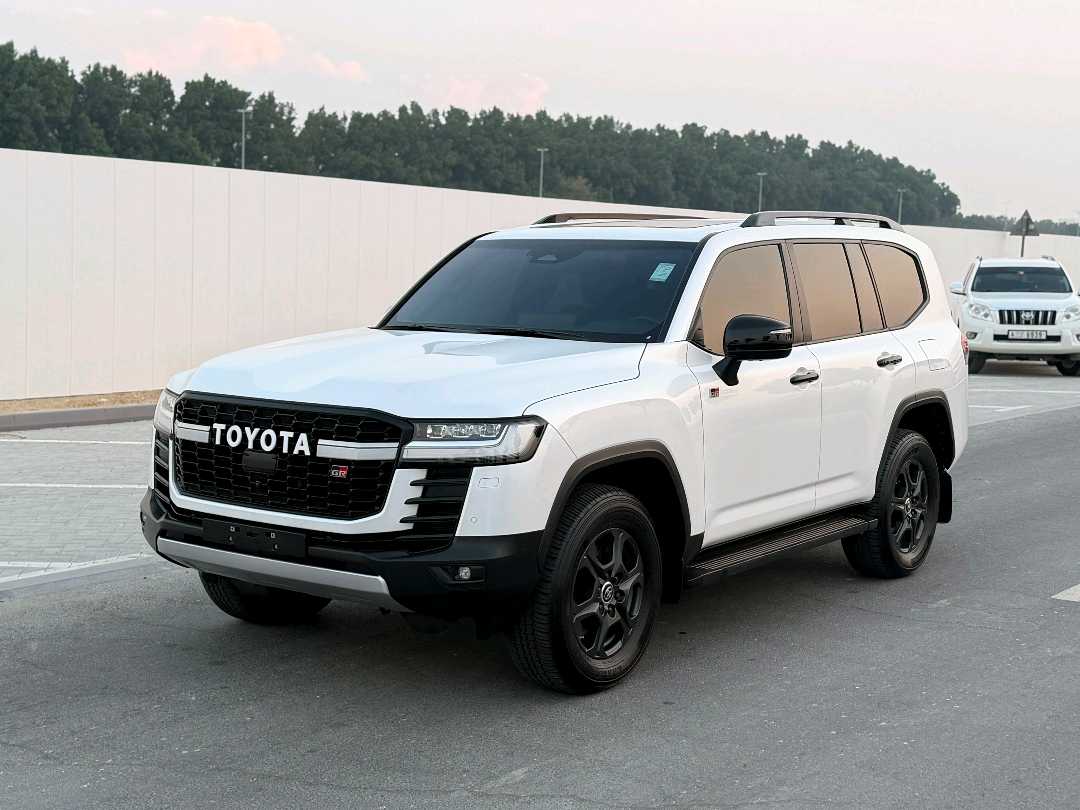 TOYOTA LAND CRUISER G.R 2025